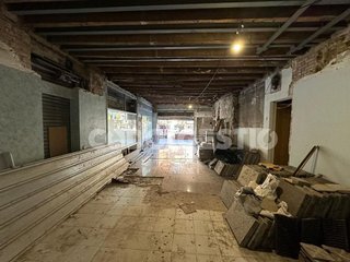Local comercial en alquiler en Santa Clara-Caputxins-Hospital en Vic