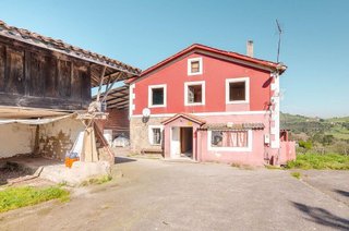 Chalet en venta en Llanera