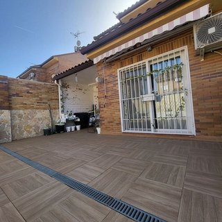 Casa adosada en venta en Los Robles en Seseña