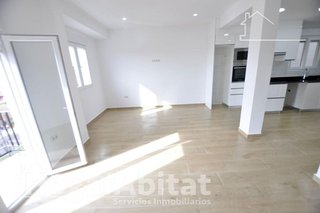 Piso en venta en Nou Moles en Valencia