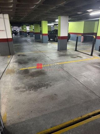 Garaje en venta en Ensanche - Sar en Santiago de Compostela