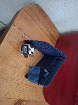 Contador manual Ron Brugal con cartera