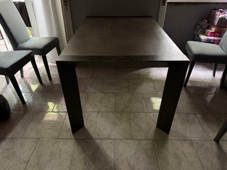 Tavolo allungabile moderno