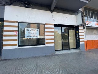 Local comercial en venta en Instituts - Universitat en Lleida
