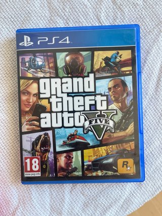 PS4 + 2 mandos + 2 juegos