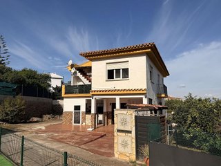 Chalet en venta en Manantiales - Lagar - Cortijo en Alhaurín de la Torre