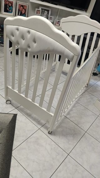 Vendo culla con una sola rotella da sistemare