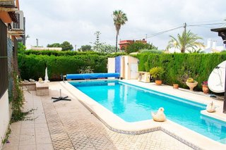 Chalet en venta en Cabo Roig - La Zenia en Orihuela