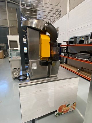 Zumex Máquina de Zumo Automática + Peana