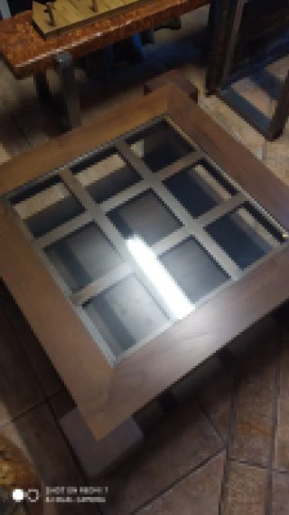 Mesa de centro de madera y cristal