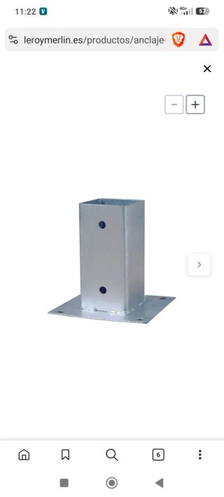 Postes de madera y anclajes