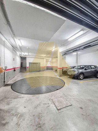 Garaje en venta en Alfalfa en Sevilla