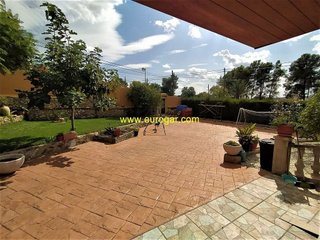 Chalet en venta en Centro en Chiva