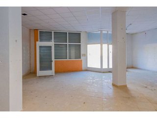Local comercial en venta en Caudete