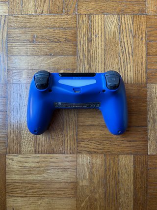 PlayStation 4 Pro 1TB + 2 Controller
