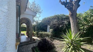 Chalet en venta en Palomares del Río