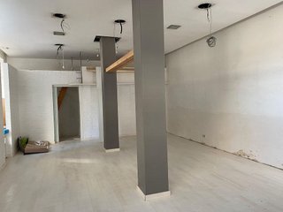 Local comercial en alquiler en Grove (O)