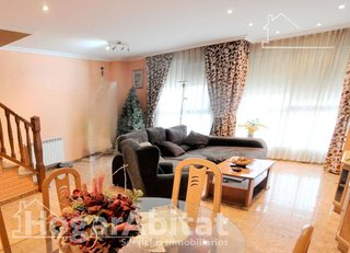 Casa adosada en venta en Zona Alta en Puçol