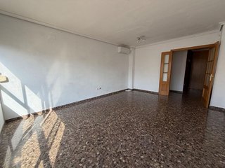 Piso en venta en Parque de la Bombilla-Pla de Rascanya en Llíria