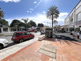 Local comercial en venta en Puerto Marina en Benalmádena