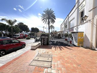 Local comercial en venta en Puerto Marina en Benalmádena