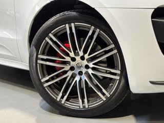 Porsche Macan Turbo 2015