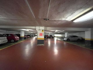 Garaje en venta en Ensanche - Sar en Santiago de Compostela