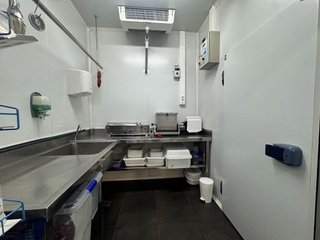 Local comercial en venta en Corrales de Buelna (Los)
