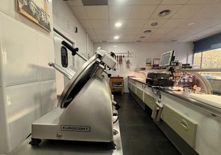 Local comercial en venta en Corrales de Buelna (Los)