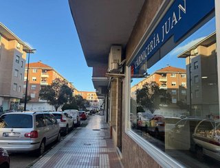 Local comercial en venta en Corrales de Buelna (Los)
