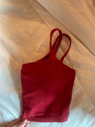 Top deportivo rojo