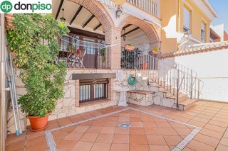 Casa adosada en venta en Zubia (La)