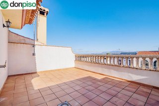 Casa adosada en venta en Zubia (La)