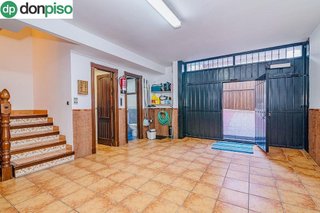 Casa adosada en venta en Zubia (La)