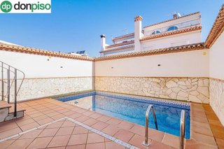 Casa adosada en venta en Zubia (La)