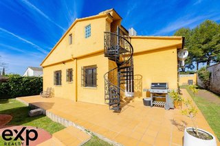 Chalet en venta en Entrepinos en Eliana (l´)