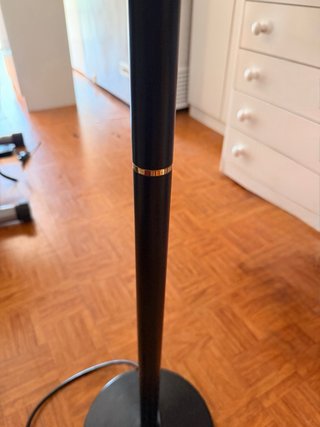 Lámpara de pie negra y dorada, 180cm alto