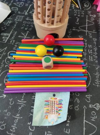 Juego de mesa de madera tipo Kerplunk