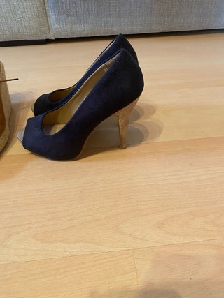 4 Pares de Zapatos de Tacón.