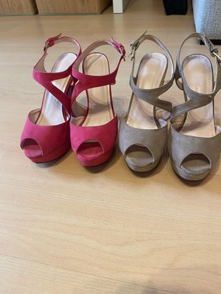 4 Pares de Zapatos de Tacón.