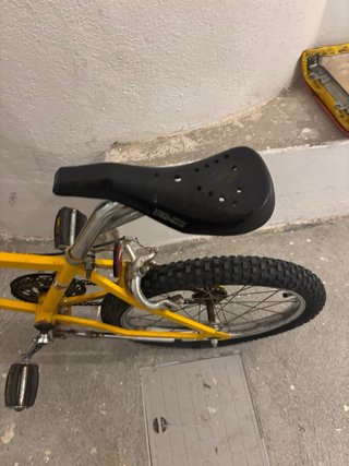 derbi BMX clásica cuadro plano amarilla