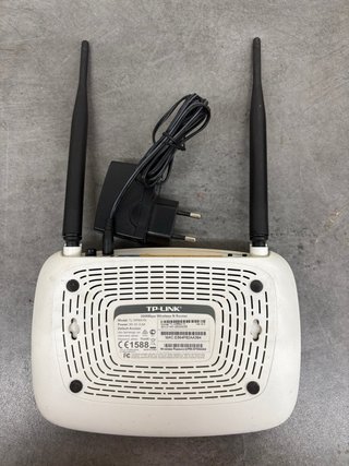 Router TP-Link WR841N