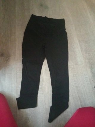 Lote 4 Sujetadores, vestido y pantalones.