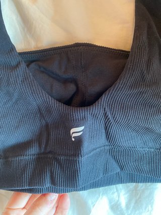 Top deportivo negro