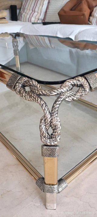 Mesa auxiliar cristal y metal dorado