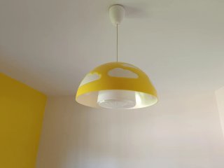 Lampada infantile gialla con nuvole