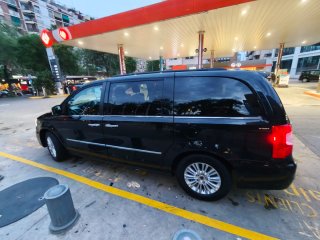 Lancia Voyager 2013