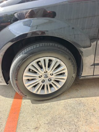 Lancia Voyager 2013