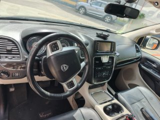 Lancia Voyager 2013