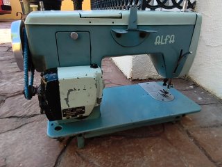Máquina de coser Alfa Alfamatic 109